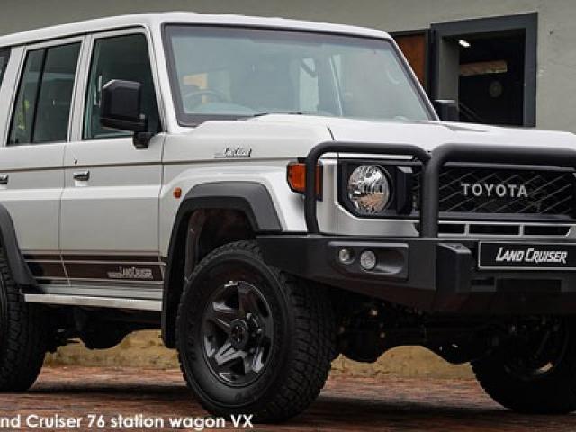 Toyota Land Cruiser 76 2.8GD-6 station wagon VX