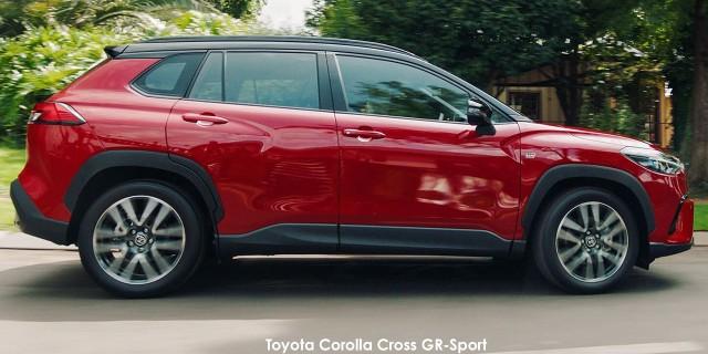 Toyota Corolla Cross 1.8 HEV GR-Sport - Image 3